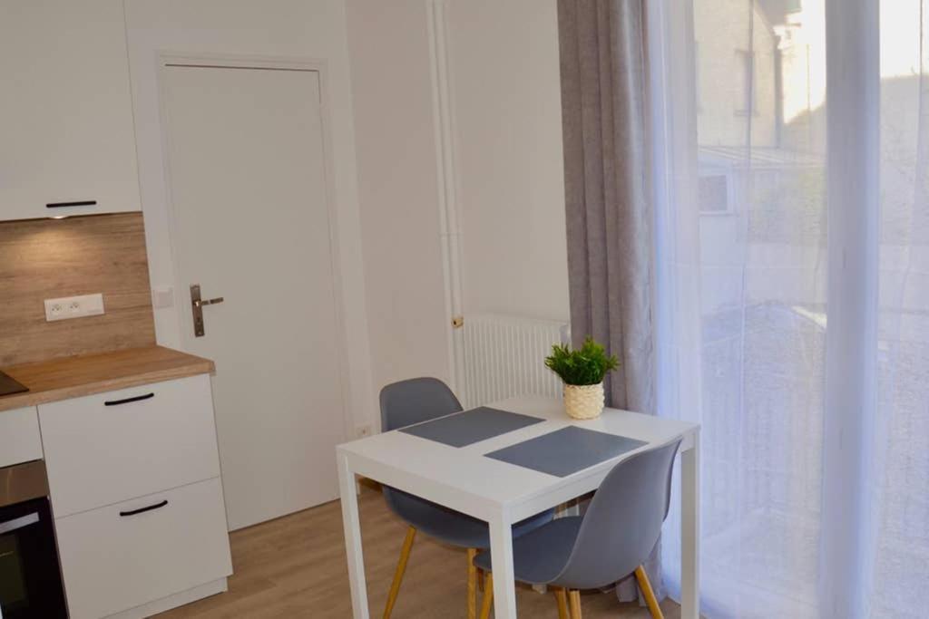 Dolmen Adrien 4 Apartment *