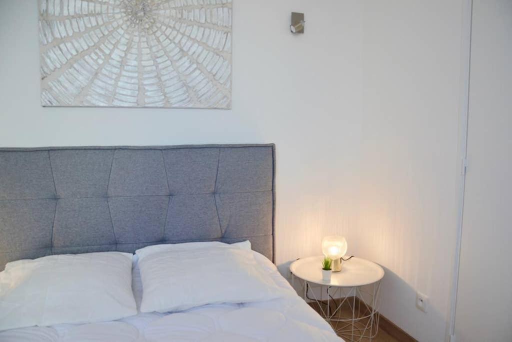 Dolmen Adrien 4 * Tours