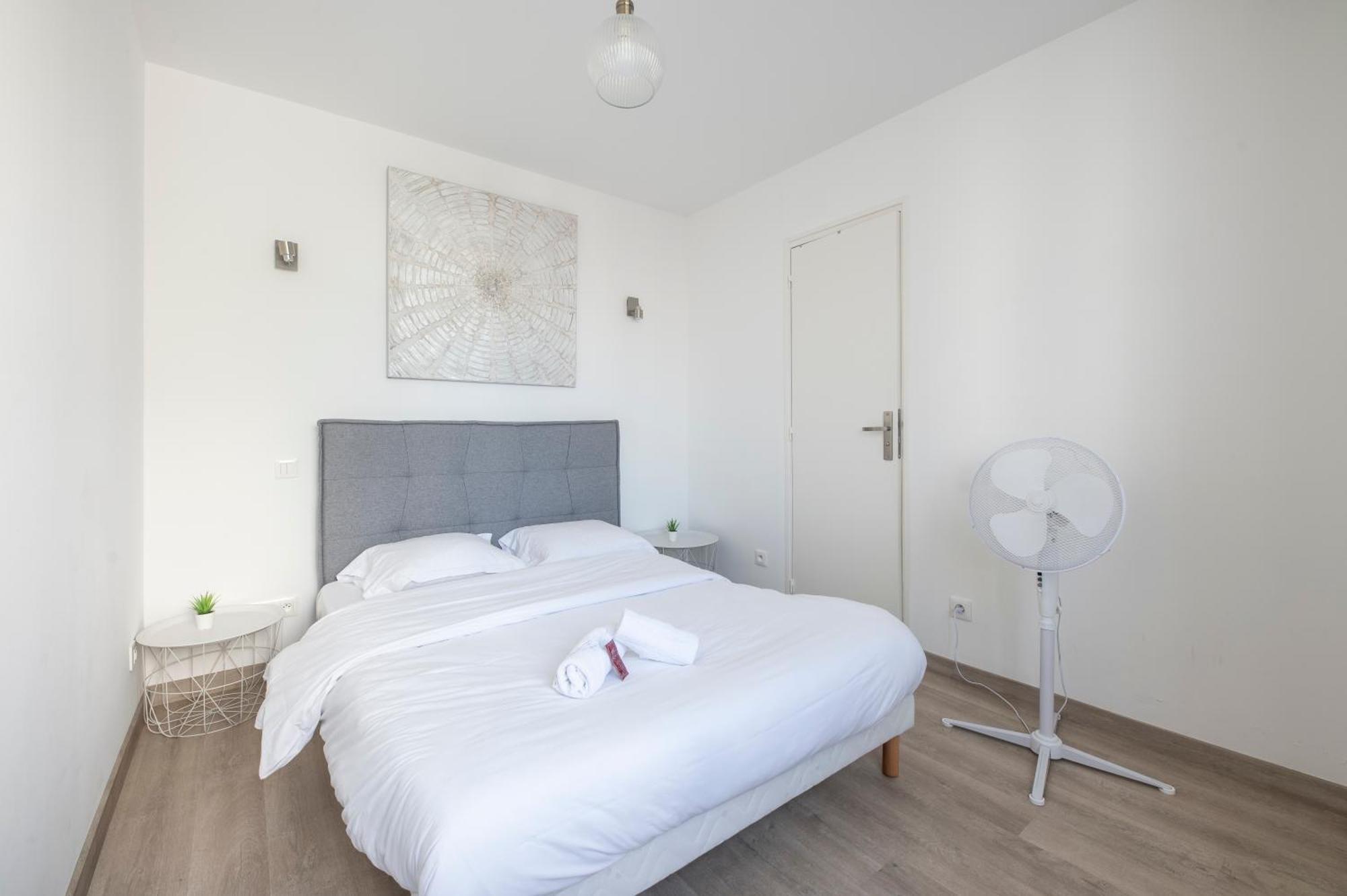 Dolmen Adrien 4 Apartment Tours